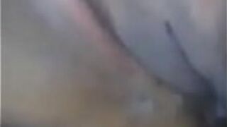 Крупный план Мокрая и текущая крупным планом киска моего дези клиента. - порно видео