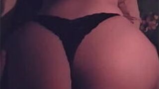 По-собачьи в черных стрингах - порно видео