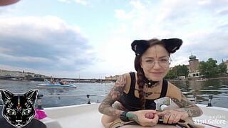 Возбужденная сводная сестра любит сосать везде - порно видео